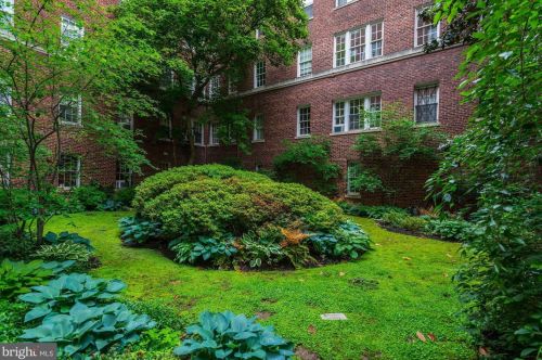 1661 Crescent Pl, Washington DC  20009-4008 exterior