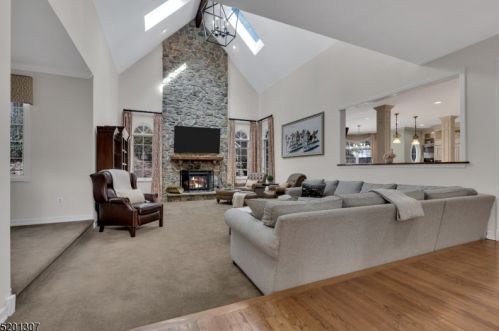 7 Chilton Rd, Chester NJ  07930-3107 exterior