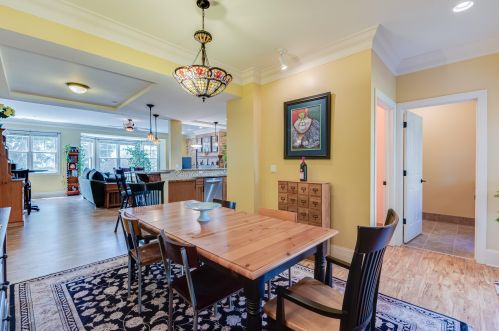 822 Hamilton St, Milwaukee WI 53202-1607 exterior