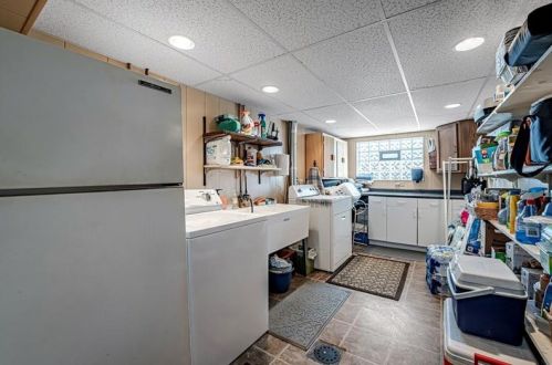 137 Conneaut Dr, Pittsburgh PA 15239-2630 exterior