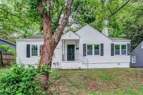 2935 Harlan Dr, Atlanta GA  30344-3705 exterior