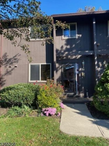 18 Chelsea Way, Bridgewater, NJ 08807-3442