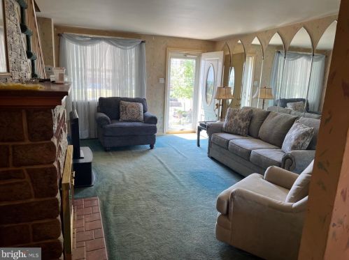 202 Stratford Rd, Manor PA 19036-1641 exterior