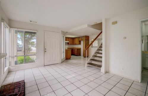 5221 Perkins Rd, Oxnard CA 93033-8358 exterior