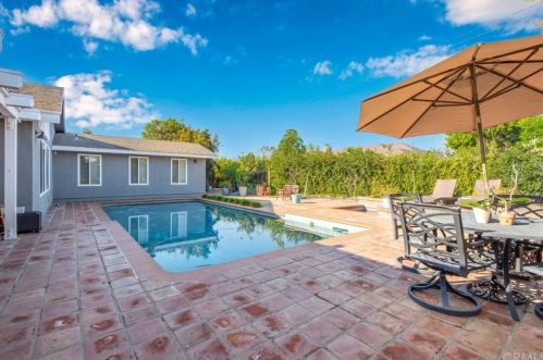 13561 Malena Dr, Tustin CA 92780-1914 exterior