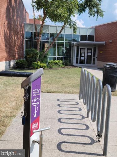 3918 10 St, Washington DC 20002-3736 exterior