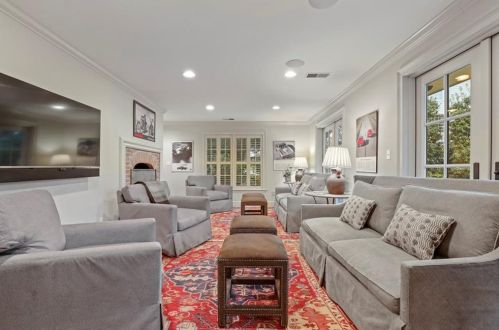 2817 Dover Rd, Atlanta GA 30327-1209 exterior