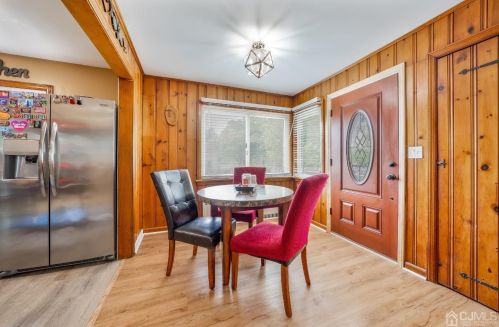 118 Bernard Ave, Edison NJ 08837-3419 exterior