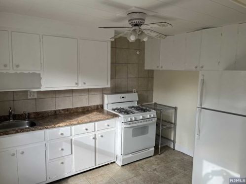 15 2nd St, Kinnelon NJ  07405 exterior