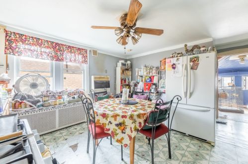 5833 Whipple St, Chicago IL 60659-3708 exterior