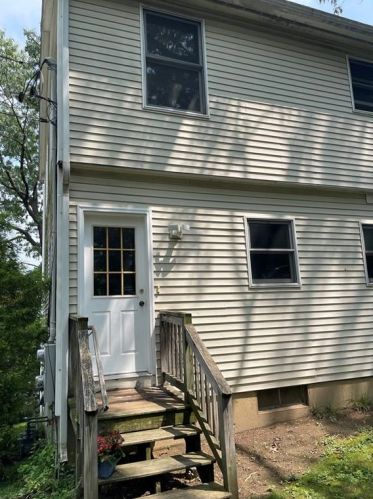 32 Division St, Woonsocket, RI 02895-5311