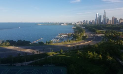 400 Randolph St, Chicago IL  60601-7313 exterior