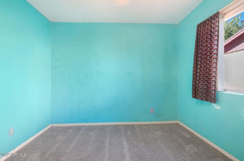 4026 Christy Dr, Phoenix AZ 85028-3108 exterior