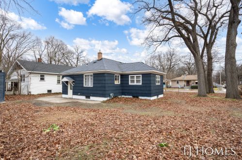 3237 6th St, Meskegon MI  49444-2845 exterior