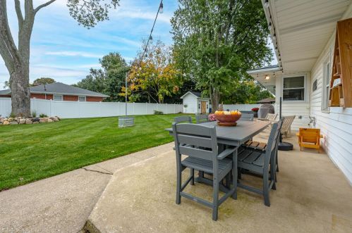 8523 Westnedge Ave, Kalamazoo MI  49002-6227 exterior