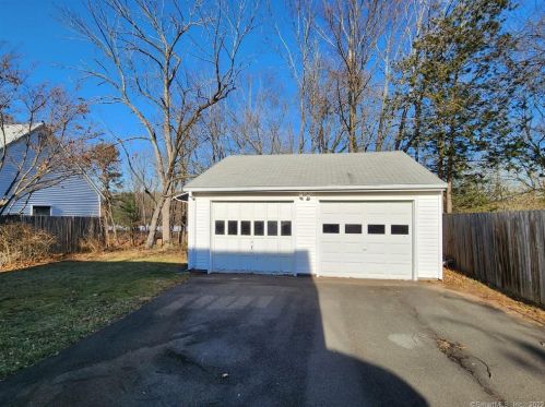 121 Loomis St, Manchester CT  06042-1947 exterior