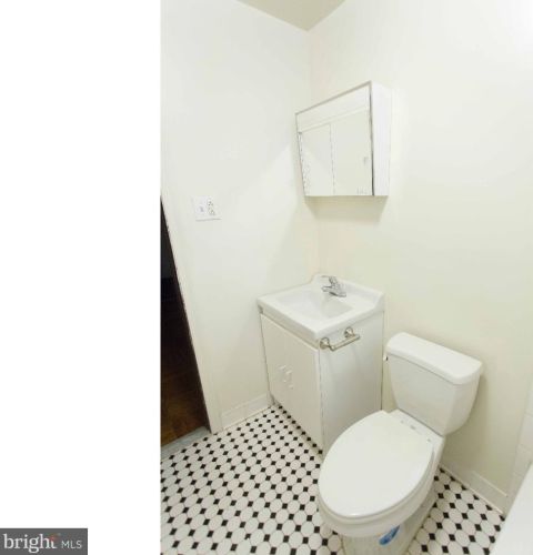 901 Clinton St, Philadelphia PA 19107-6181 exterior