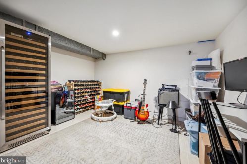 2210 Kater St, Philadelphia PA 19146-1139 exterior