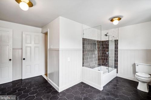 2426 Cedar St, Philadelphia PA  19125-3018 exterior