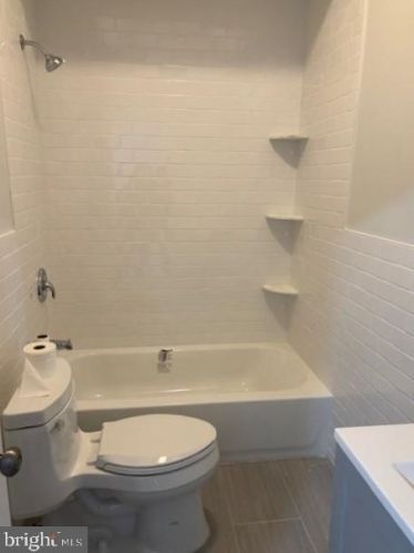 5937 Leithgow St, Philadelphia PA 19123-2127 exterior