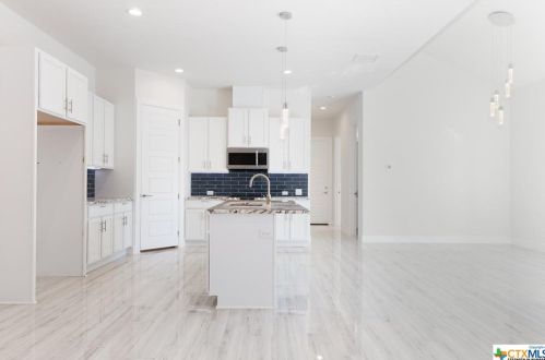 114 High Pt Cir, Spring Branch TX 78070-5065 exterior