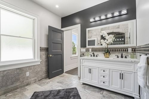 5532 Forbes Ave, Pittsburgh PA  15217-1126 exterior