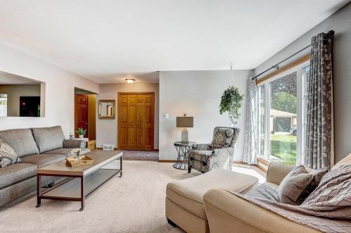 2920 Wanda Ave, Milwaukee, WI 53221-4152