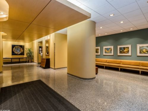 405 Wabash Ave, Chicago IL  60605-1208 exterior