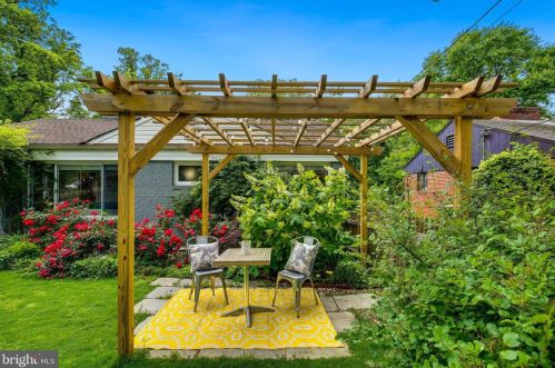 8412 Barron St, Silver Spring MD 20912-7247 exterior