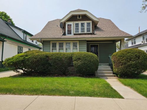 3367 39th St, Milwaukee, WI 53215-4018