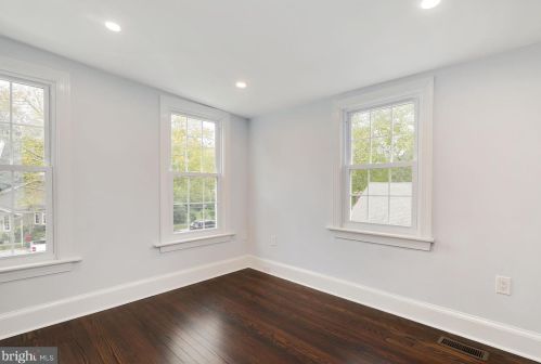 403 Howard St, Riverton NJ 08077-1328 exterior