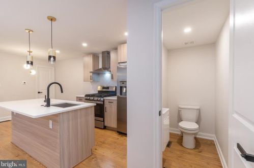 2233 Cedar St, Philadelphia PA  19125-2909 exterior