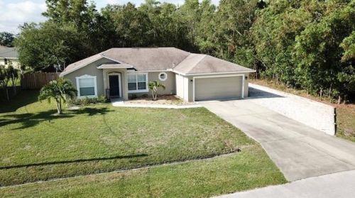 5215 Bengal St, Fort Pierce, FL 34983-5391