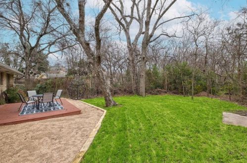 8205 Alabama Dr, Austin TX 78745-7613 exterior