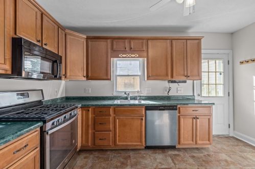 1014 Rdg Ave, Moon Twp PA 15108-2140 exterior