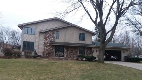 3769 Holmes Ave, Milwaukee, WI 53221-2515