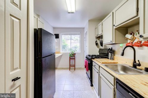 5612 Bloomfield Dr, Alexandria, VA 22312-2564