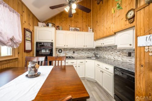 134 Brown Ave, Iselin NJ 08830-2502 exterior