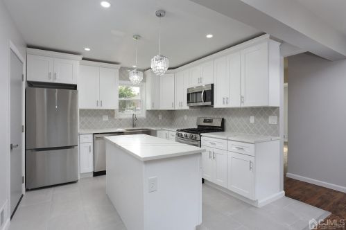 16 Carole Pl, Old Bridge NJ  08857-2502 exterior