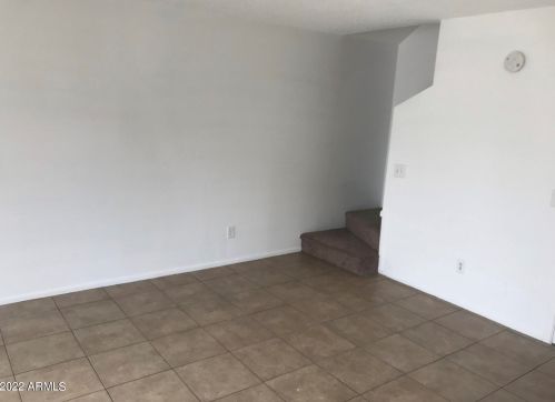 1233 47 Pl, Phoenix AZ 85040-2074 exterior