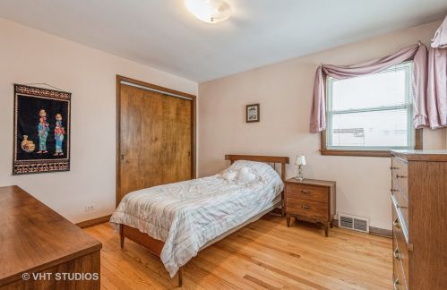 7405 Octavia Ave, Chicago IL 60631-4436 exterior