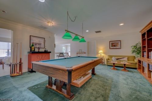 122 Mackenzie Ln, Parsippany NJ 07834-3723 exterior