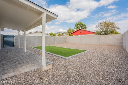 5039 18 Ave, Phoenix AZ 85015-6121 exterior