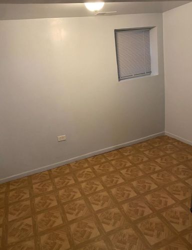 5819 Whipple St, Chicago IL 60659-3709 exterior