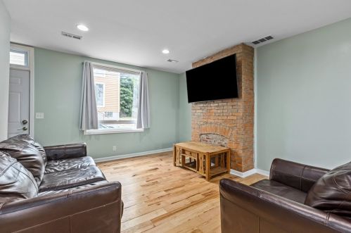 133 Pius St, Pittsburgh, PA 15203-1618