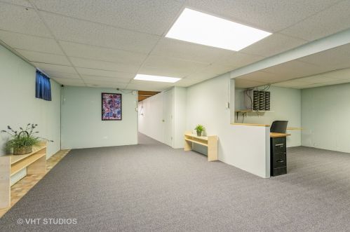 6814 Hillcrest Dr, Bull Valley IL 60012-3216 exterior