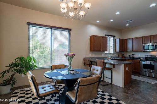 150 Castlefield Cir, Tucson AZ  85704-5783 exterior