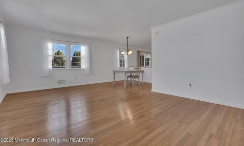 309 Eastham Rd, Point Pleasant Beach NJ 08742-2013 exterior