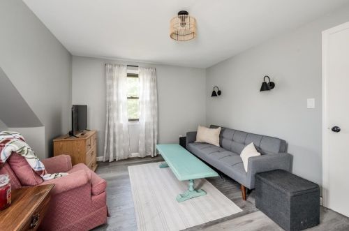 7 Cranbrook Ln, Dover NH 03820-2005 exterior