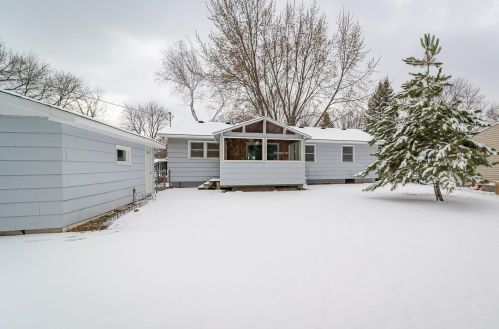 2093 Emerald Ln, Saint Paul MN 55122-2810 exterior